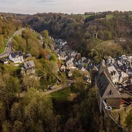 Bienenhaus * مونشاو