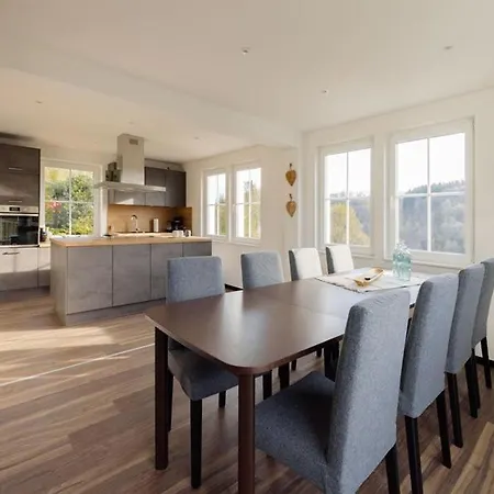 Bienenhaus * مونشاو