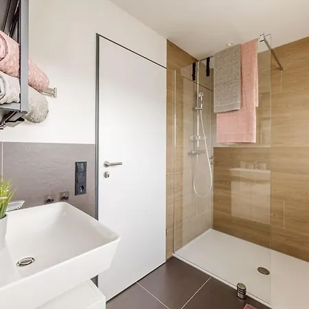 Bienenhaus مونشاو