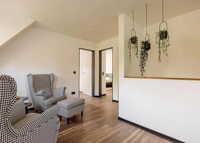 Bienenhaus * Μονσάου